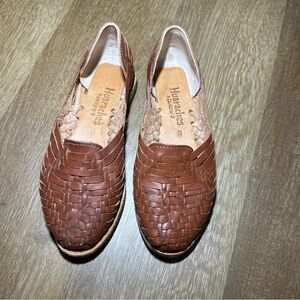 Huaraches by Bearpaw Silvia Brown Size 6 Shoes/Slip-ons woven leather Loafers